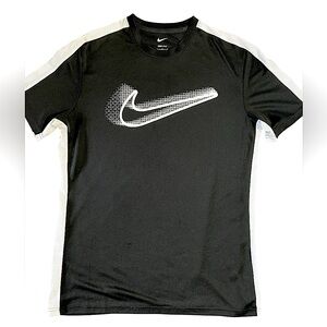 Nike Men's Black and White Sports Shirt